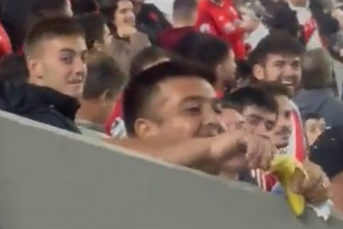 River pode ser multado em R$ 130 mil por injúria racial cometida por torcedores em Buenos Aires