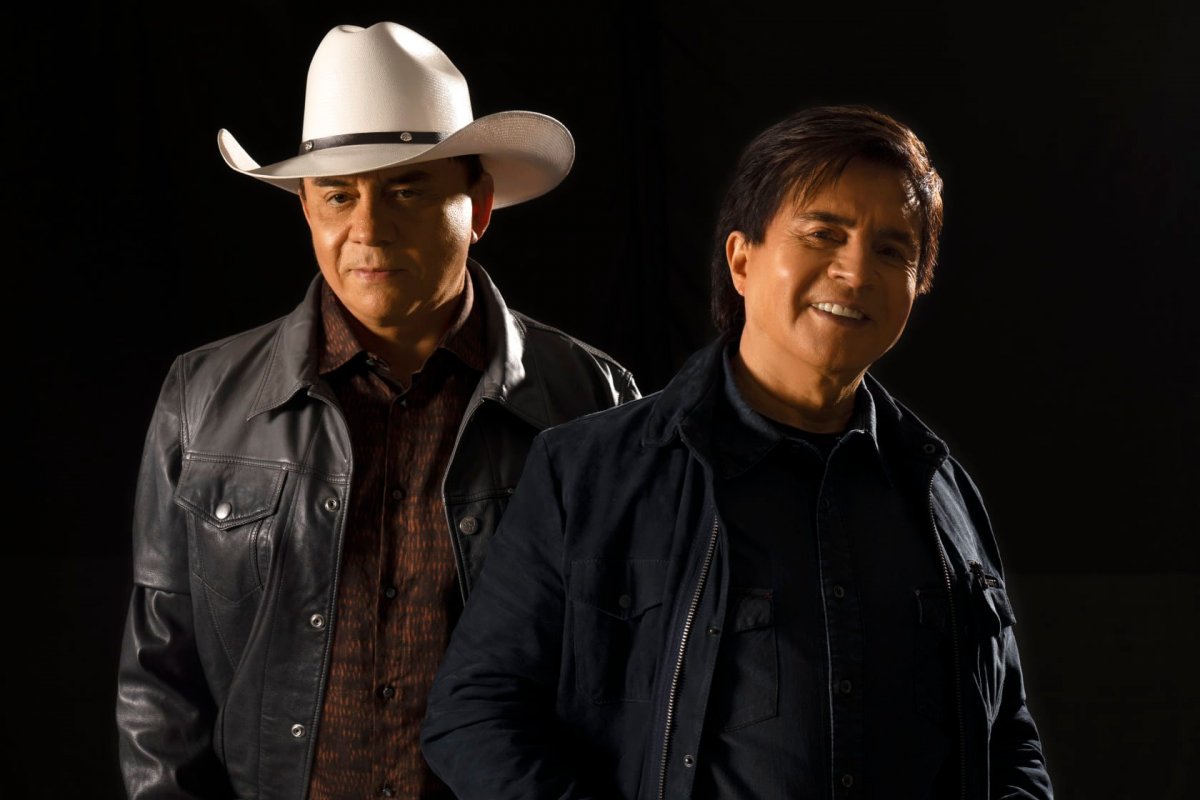 Chitãozinho & Xororó celebrarão 50 anos de carreira no palco!