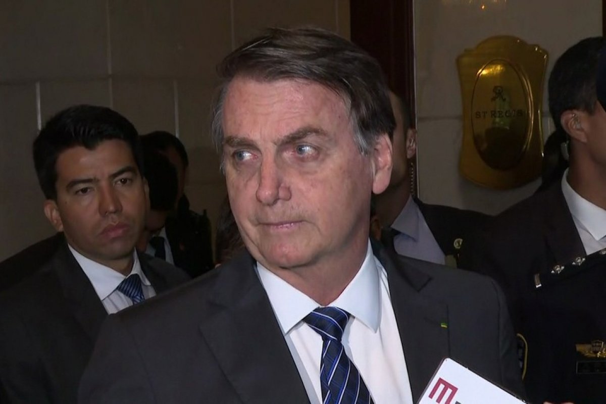 Presidente diz que vai isentar chineses e indianos de visto para entrar no Brasil
