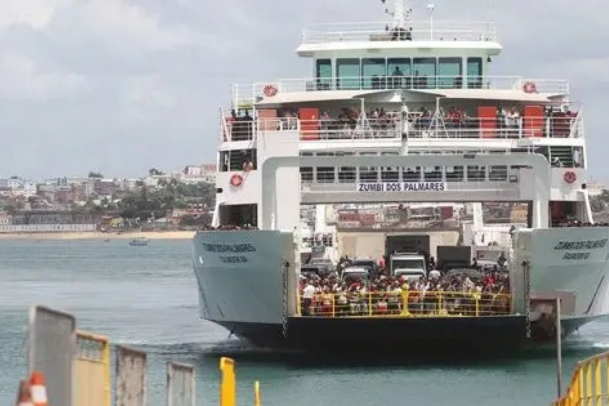 Internacional Travessias divulga operação especial do ferry-boat no feriado