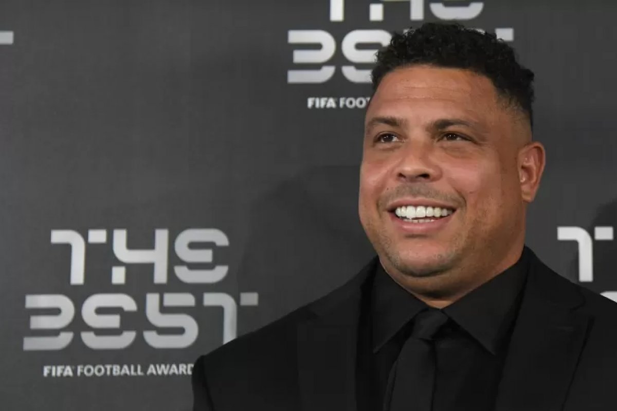 Ronaldo oficializa compra de 90% das ações do Cruzeiro