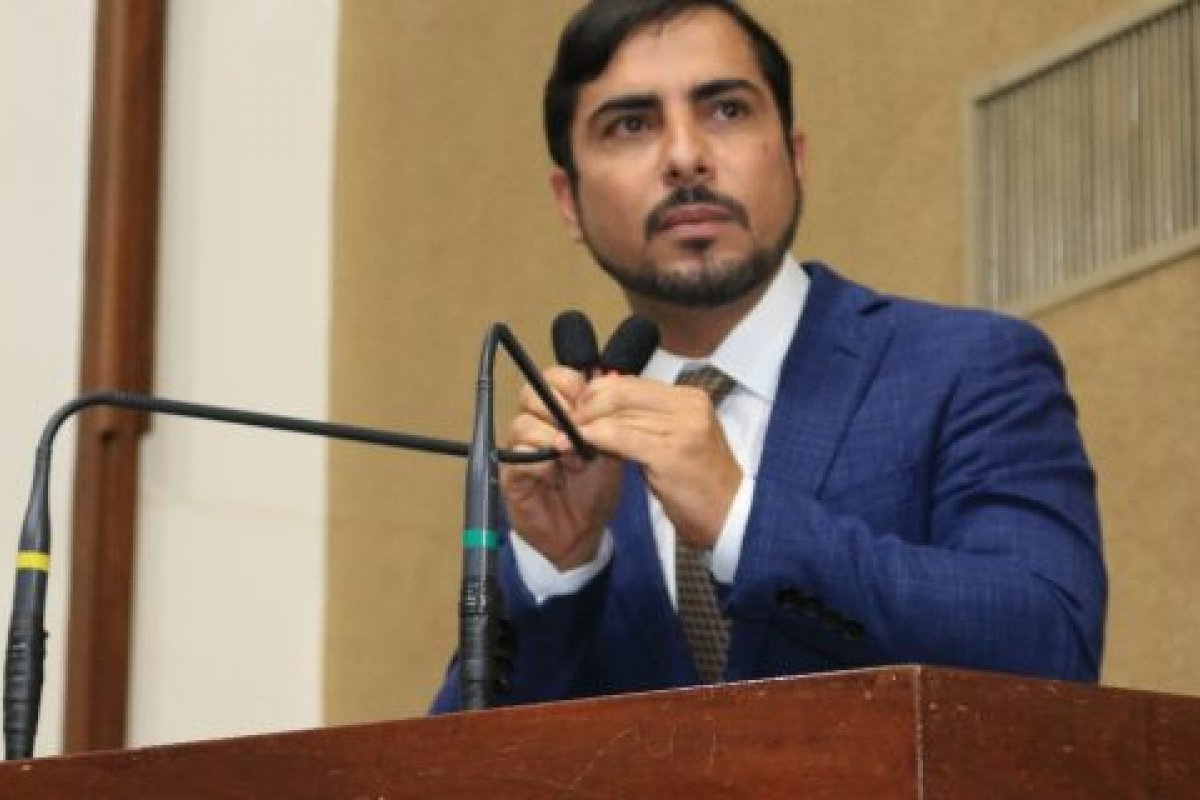 Deputado Marcell Moraes é denunciado por agredir ex-assessor