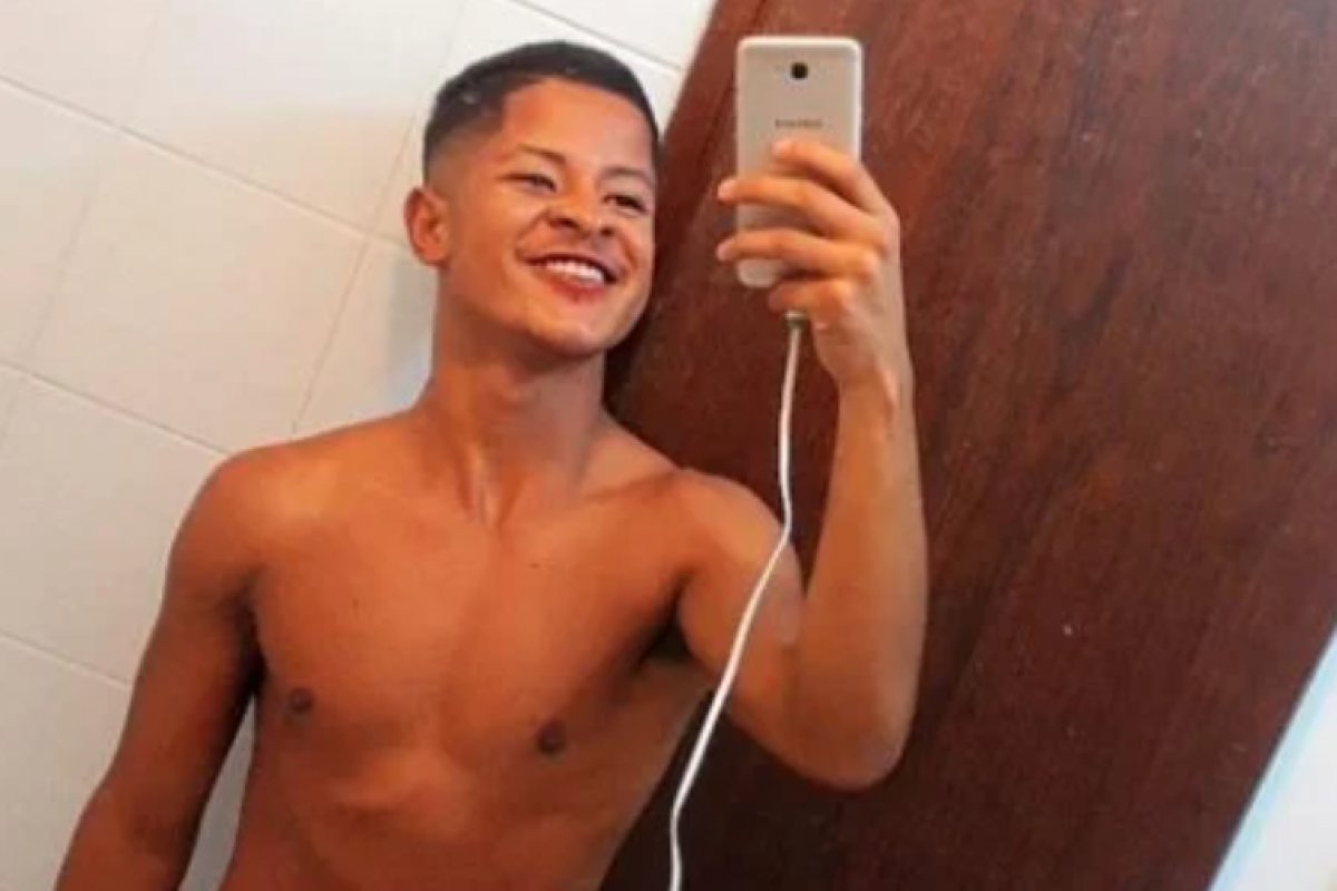 Justiça do DF decide manter prisão de jovem que esfaqueou repórter da TV Globo