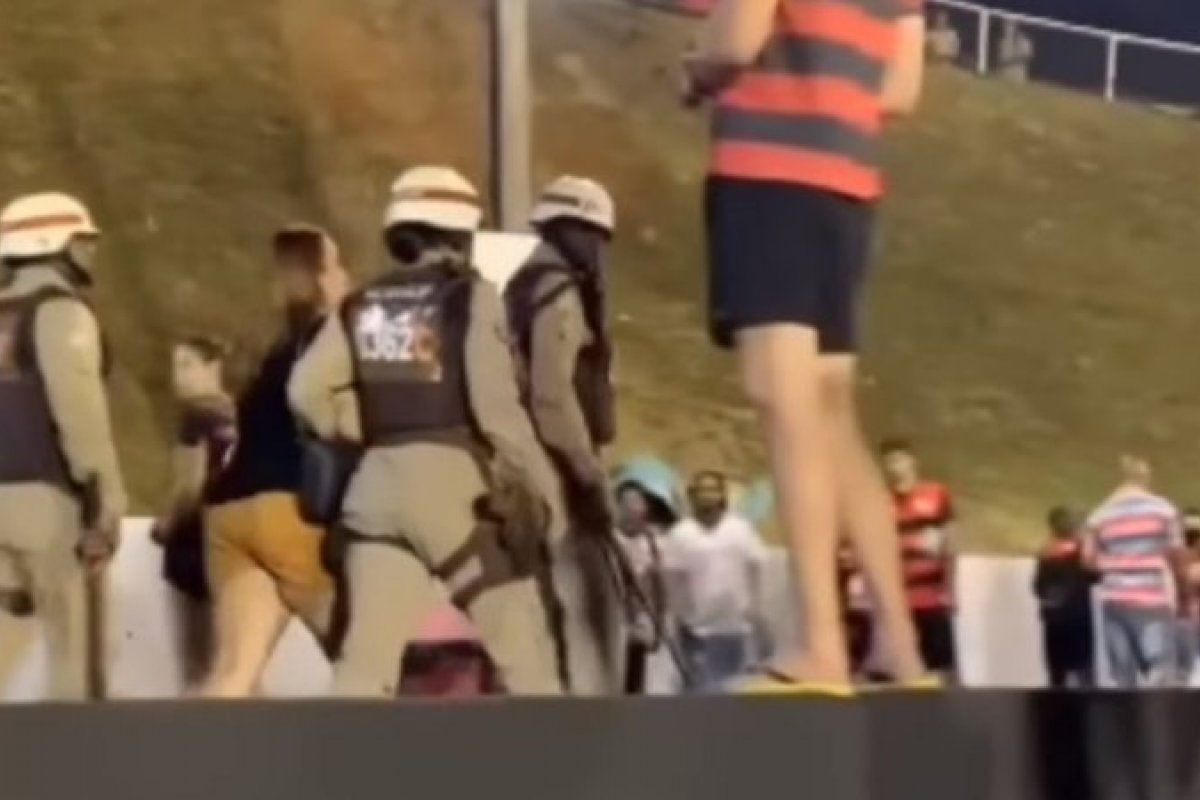 Mulher diz que sofreu agressão de membros da Imbatíveis no Barradão: "saí da arquibancada vaiada e humilhada"