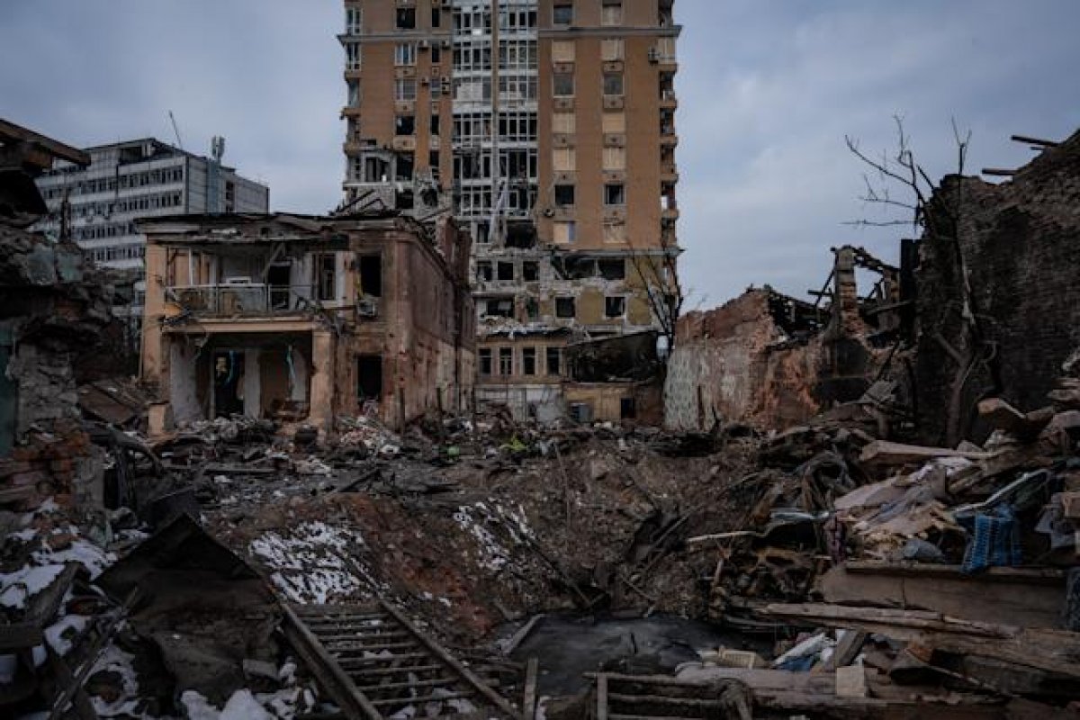 Tropas russas invadem Lugansk e tomam cidade de Kreminna