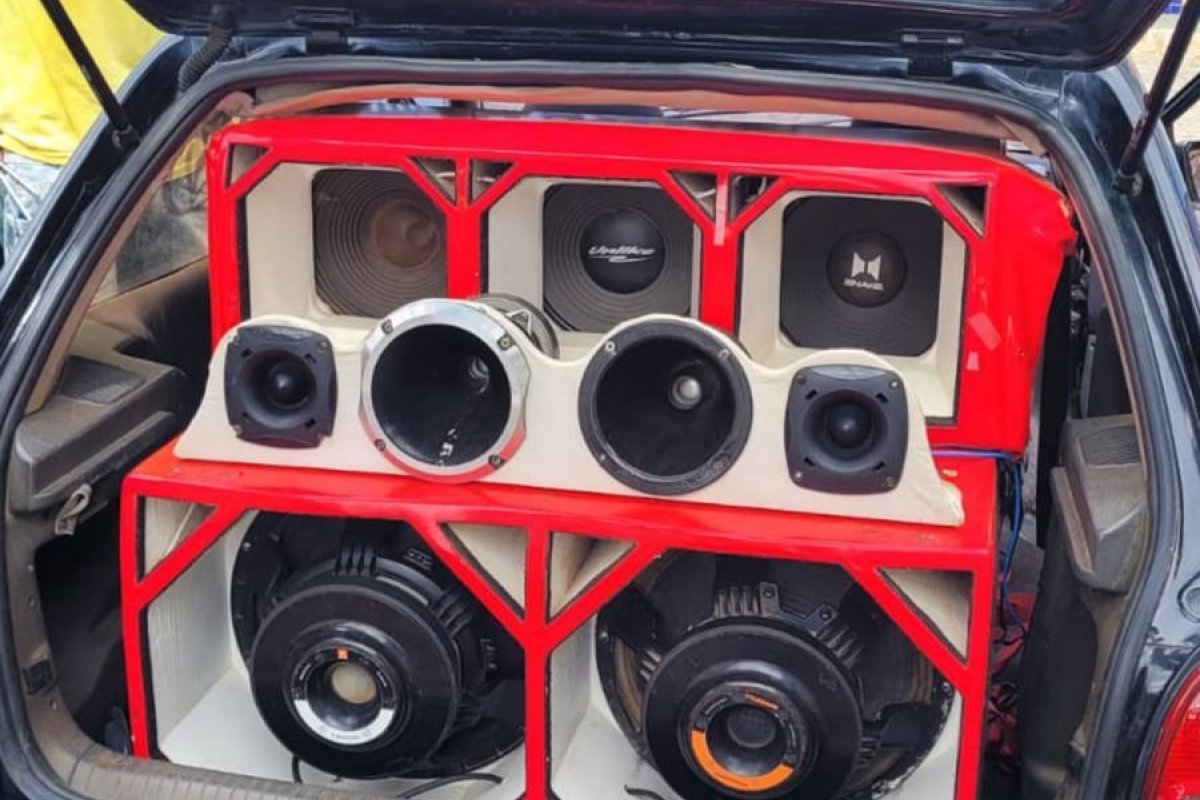 Polícia encerra disputas e apreende quatro paredões em Coração de Maria