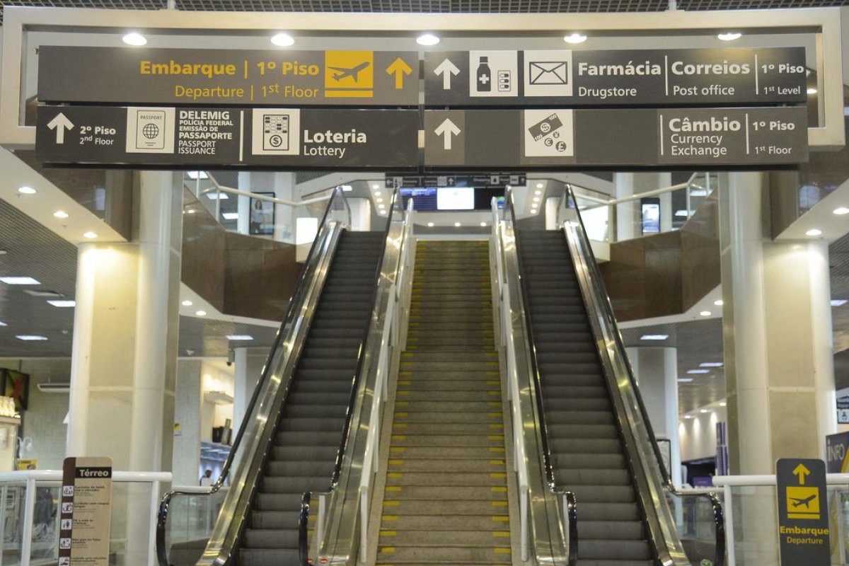 Covid-19: EUA retira Brasil de lista de países não recomendados para viajar