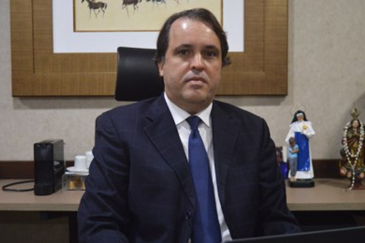 Desembargador Roberto Maynard Frank é reeleito presidente do TRE-BA