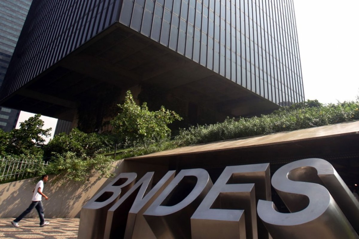 BNDES vai vender cerca de R$ 5 bi em ações da Petrobras