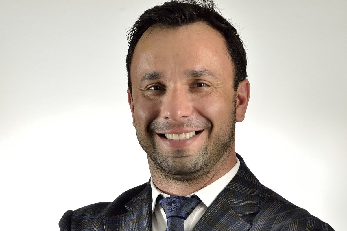 Com a queda do dólar, viagens internacionais voltam a ser pauta de brasileiros que desejam imigrar para os Estados Unidos