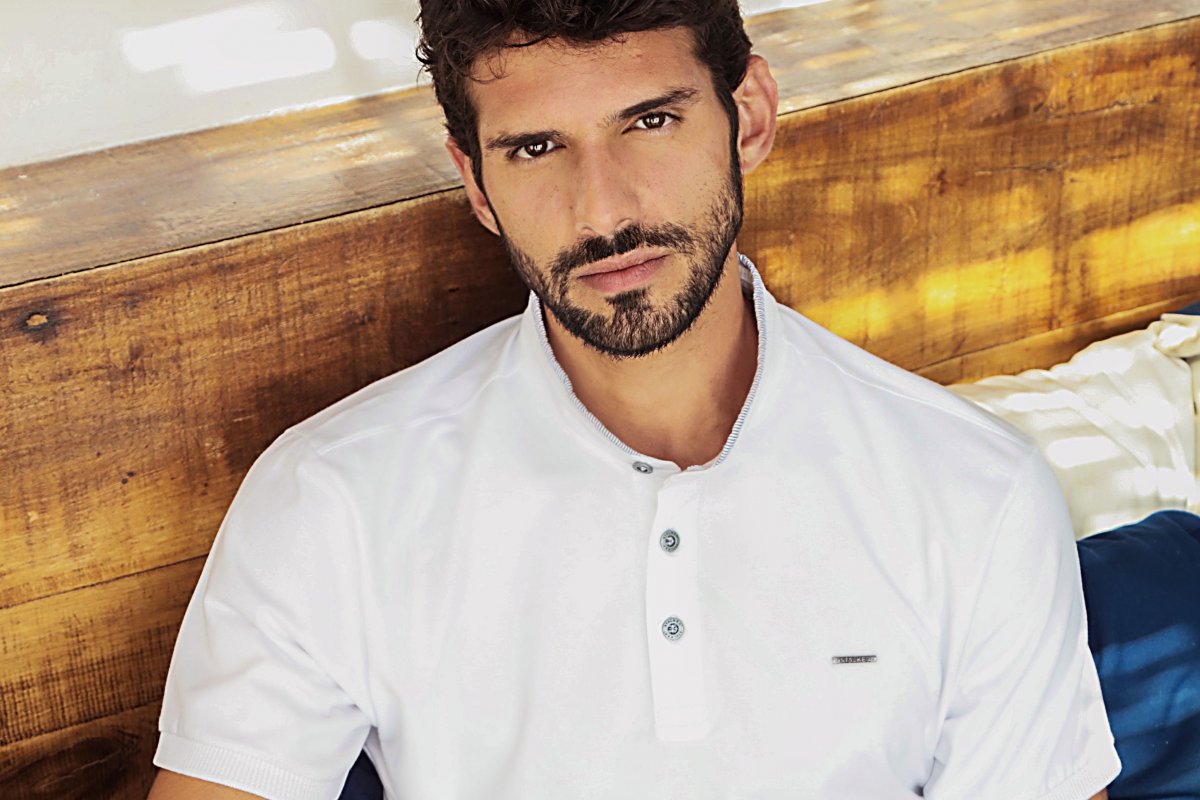 Cores solares e dos mares invadem o guarda-roupa masculino