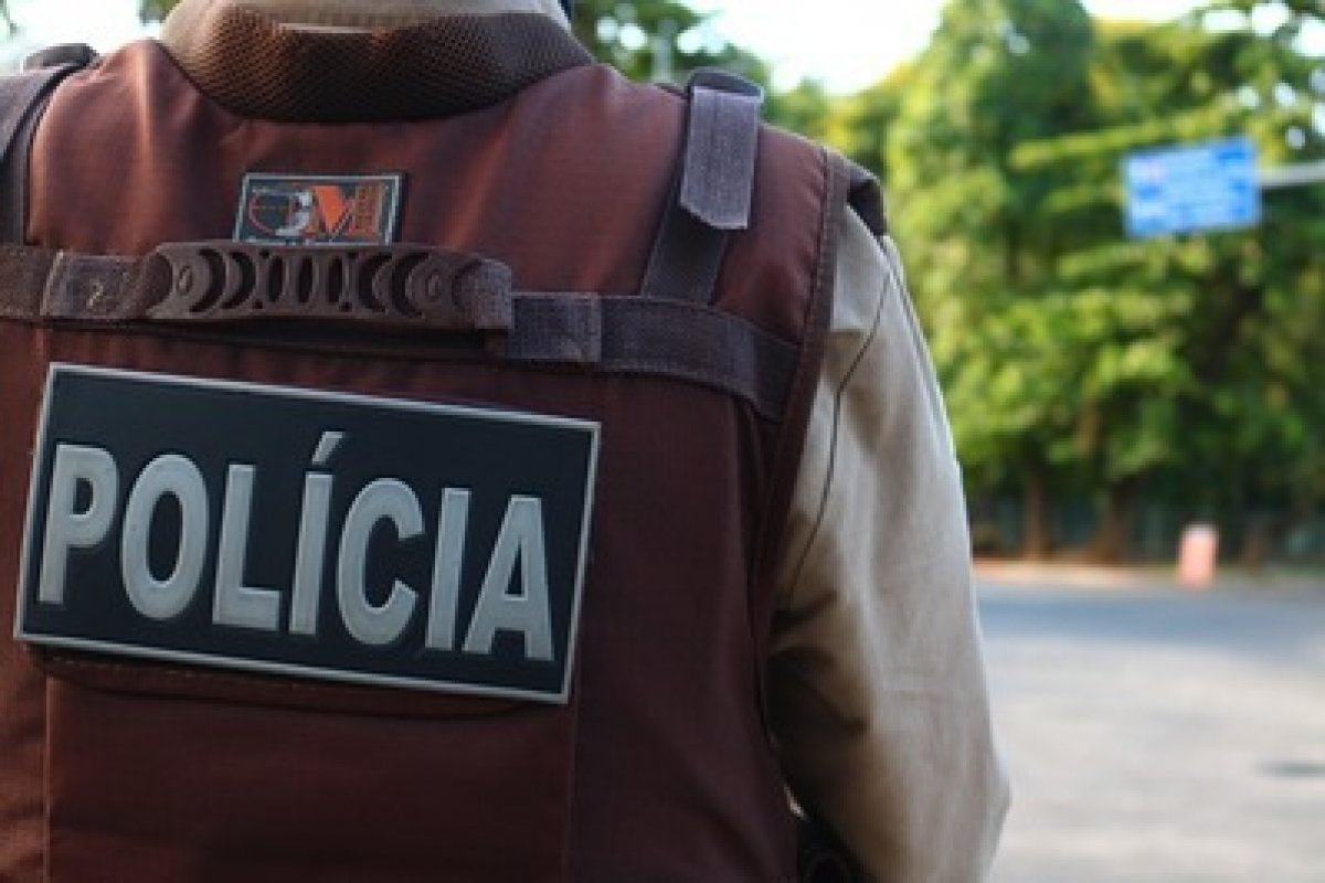 Salvador: perseguição policial termina com dois suspeitos mortos em capotamento