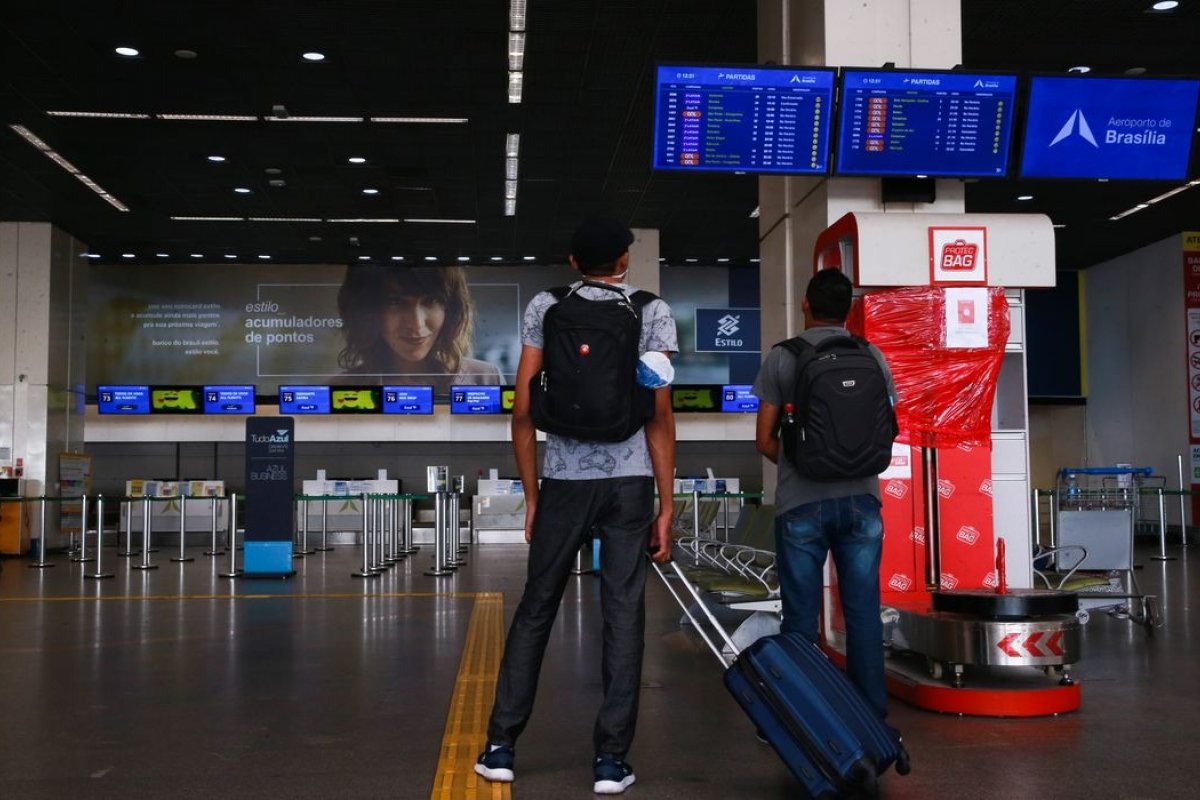 Aeroporto é evacuado após PlayStation ser confundido com bomba