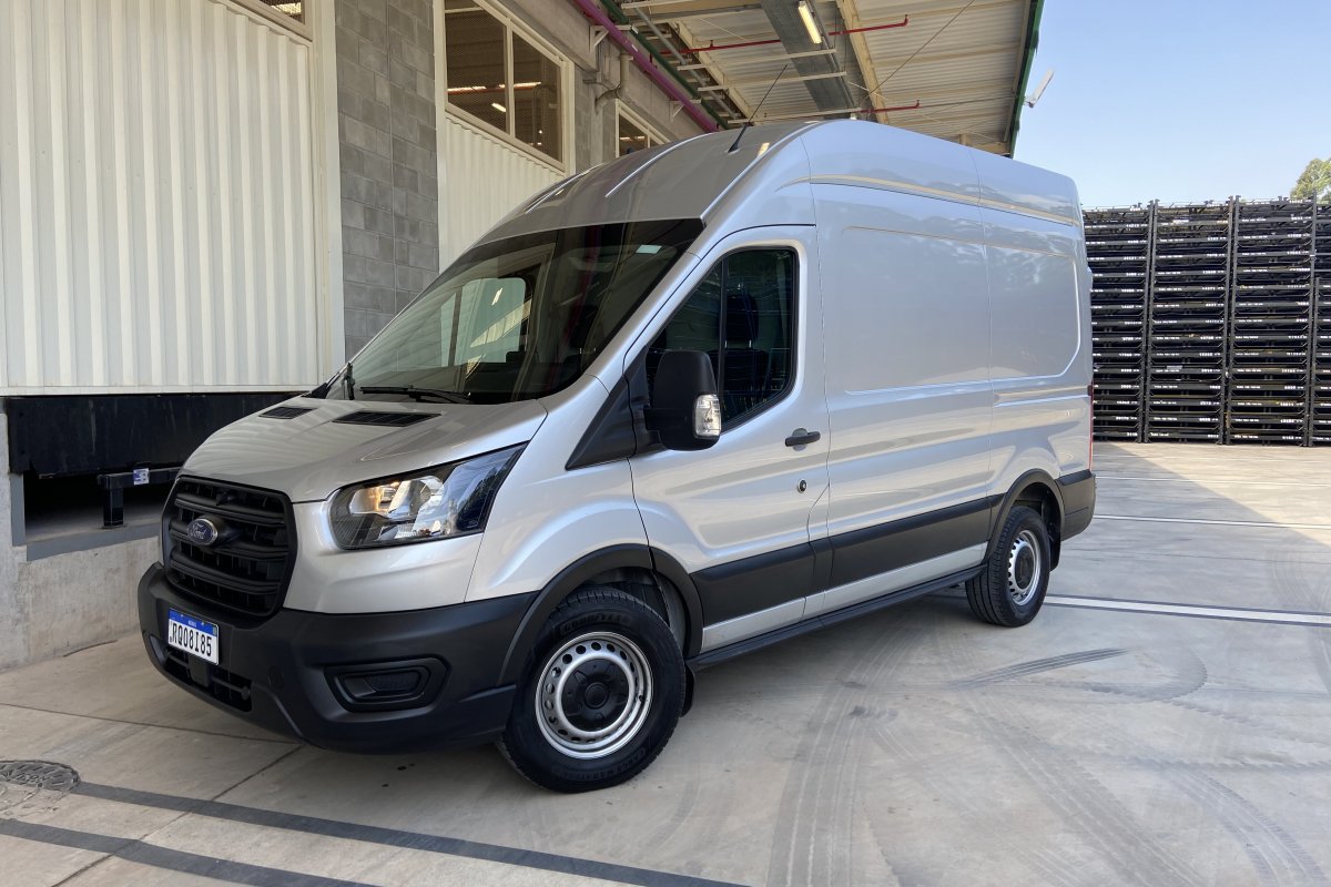 Ford lança Transit Furgão com inédito serviço de conectividade on-line