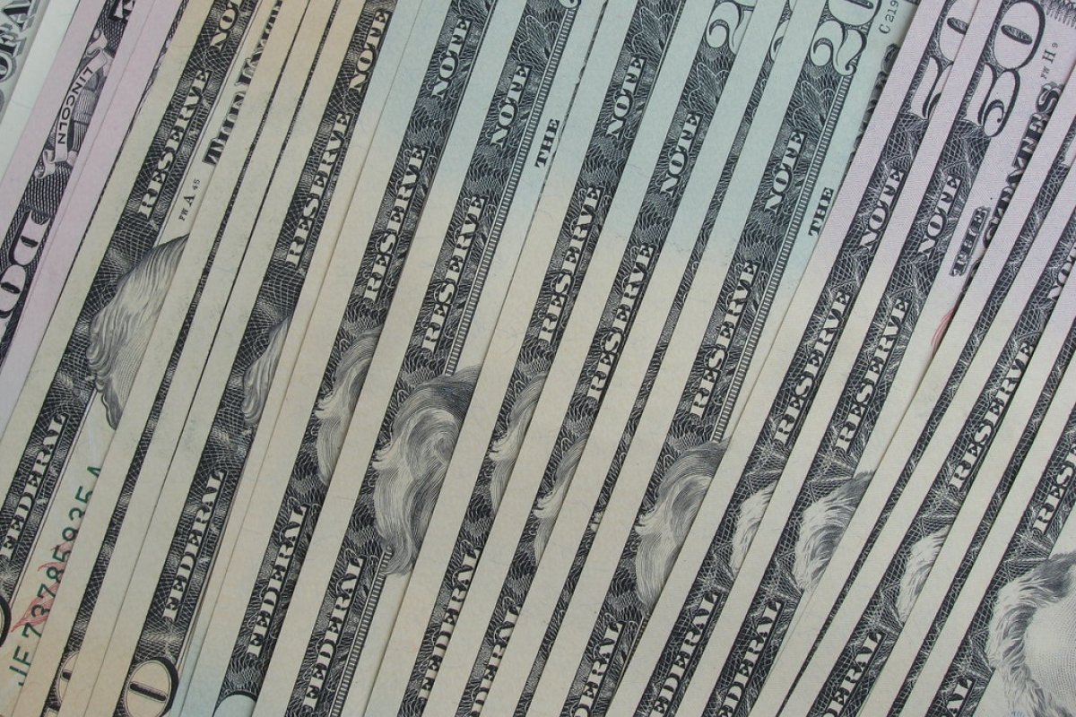 Segundo economistas, sinais do Fed pesam e podem levar o câmbio para perto dos R$ 5