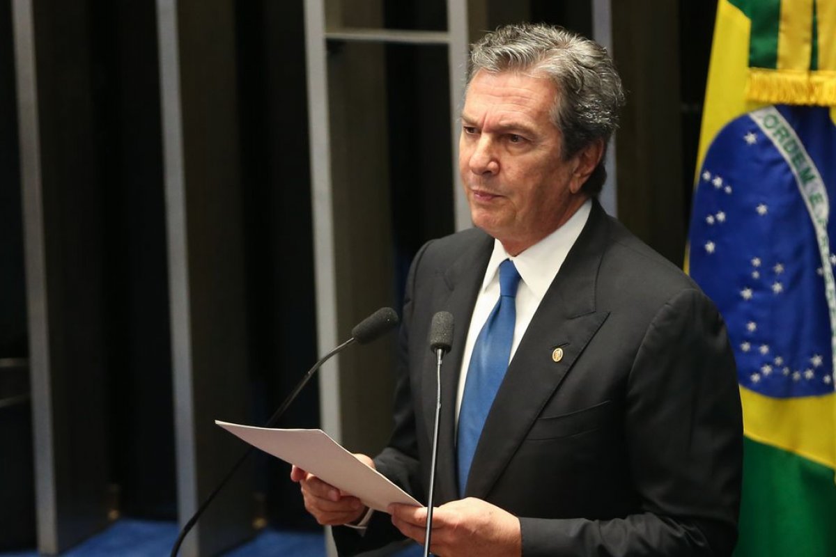 Tribunal condena Collor por gastos de manutenção na "casa da Dinda"; senador terá que devolver o dinheiro