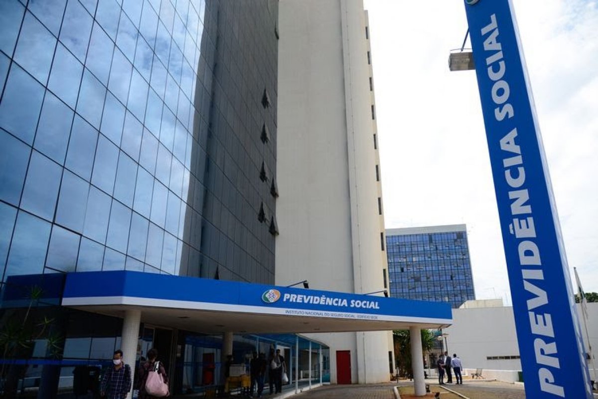 INSS inicia pagamento da primeira parcela da antecipação do 13° salário