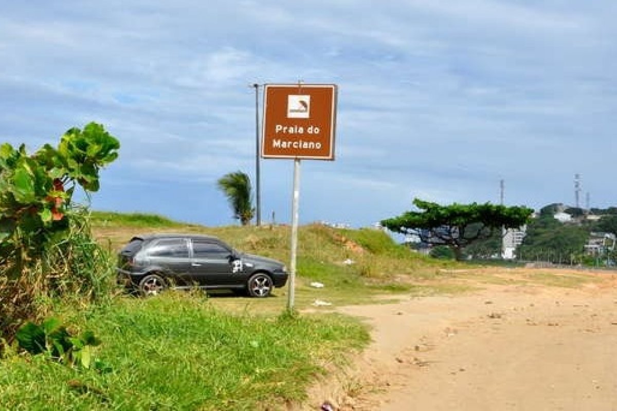 Em Ilhéus, homem é morto com dez tiros em barraca de praia
