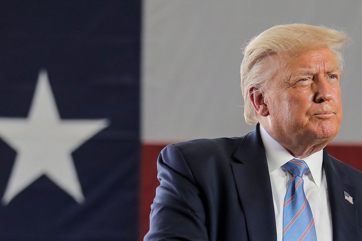 Donald Trump é multado, após descumprir determinação judicial