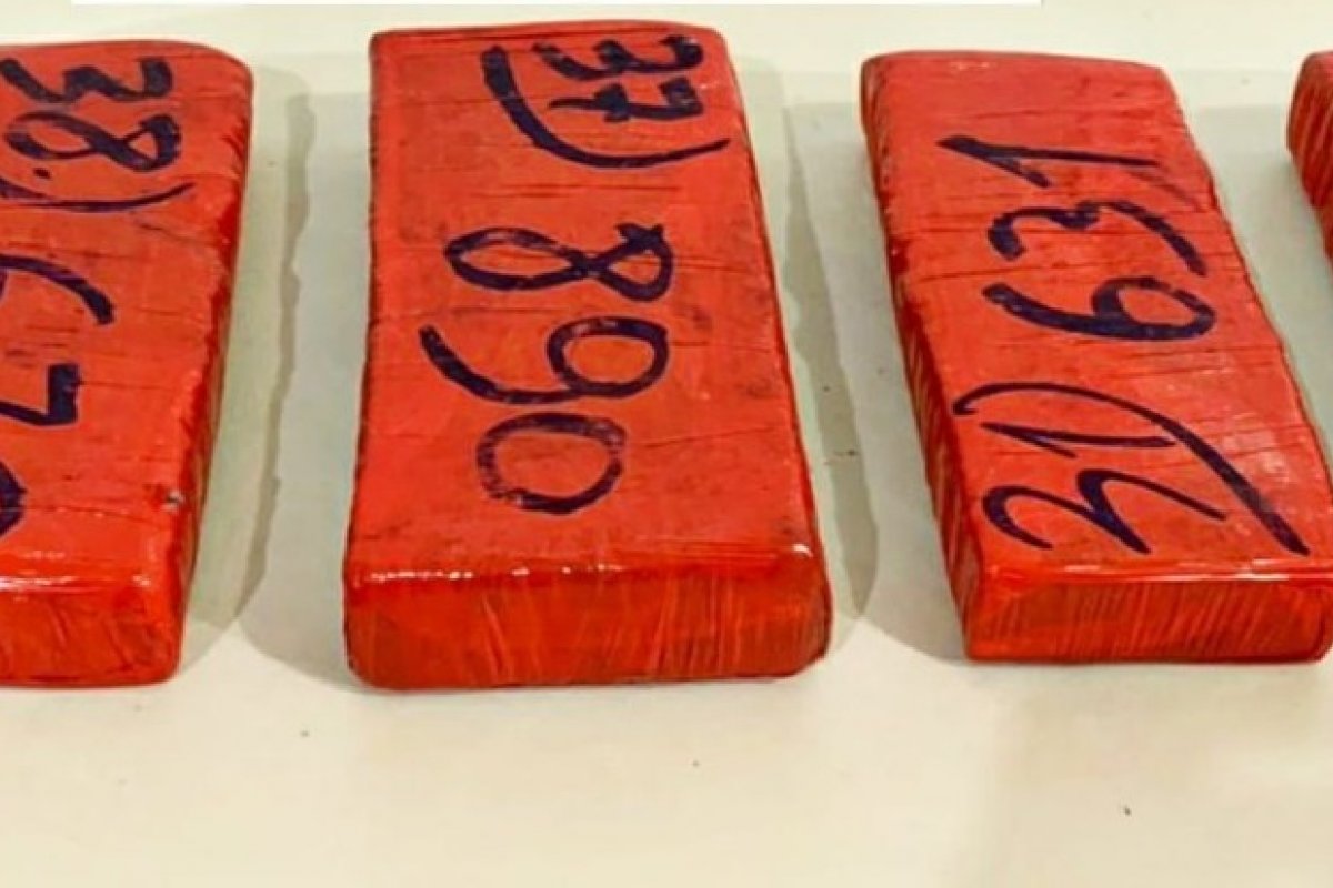 Homem é preso em flagrante com cinco tabletes de maconha