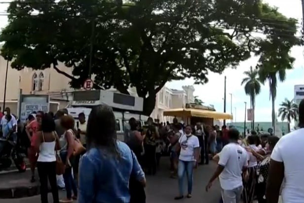 Salvador: agentes de endemias protestam por reajuste salarial e melhores condições de trabalho