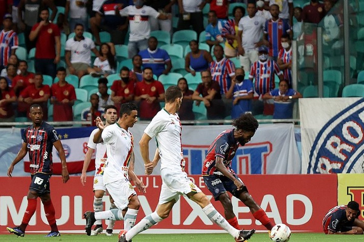 Bahia faz boa campanha e segue líder da Série B