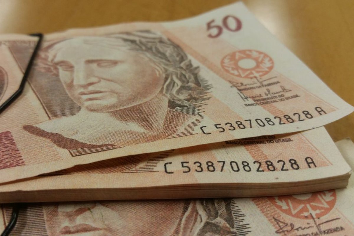 Dívida Pública tem queda no mês de março