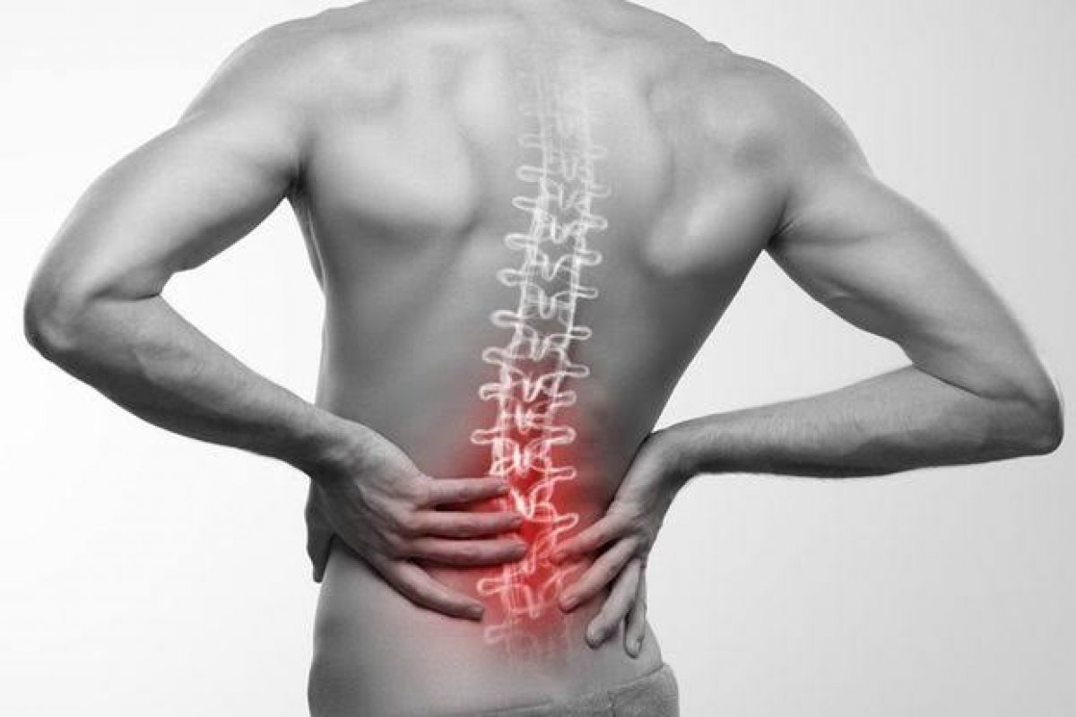 8 hábitos e posturas que prejudicam sua lombar e como mudá-los