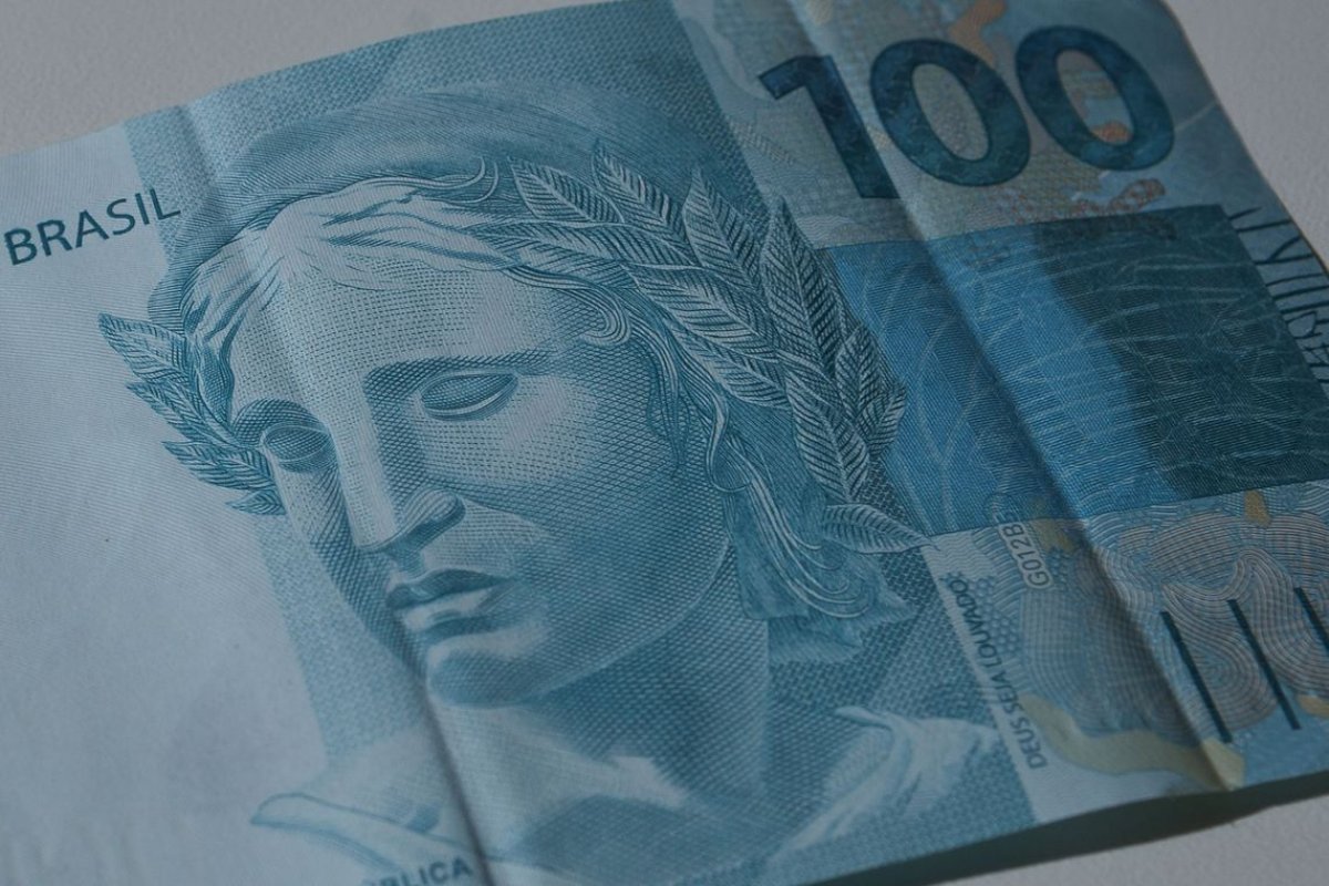 Leilão de bens públicos realizado pelo Governo da Bahia arrecada R$ 2,5 milhões 
