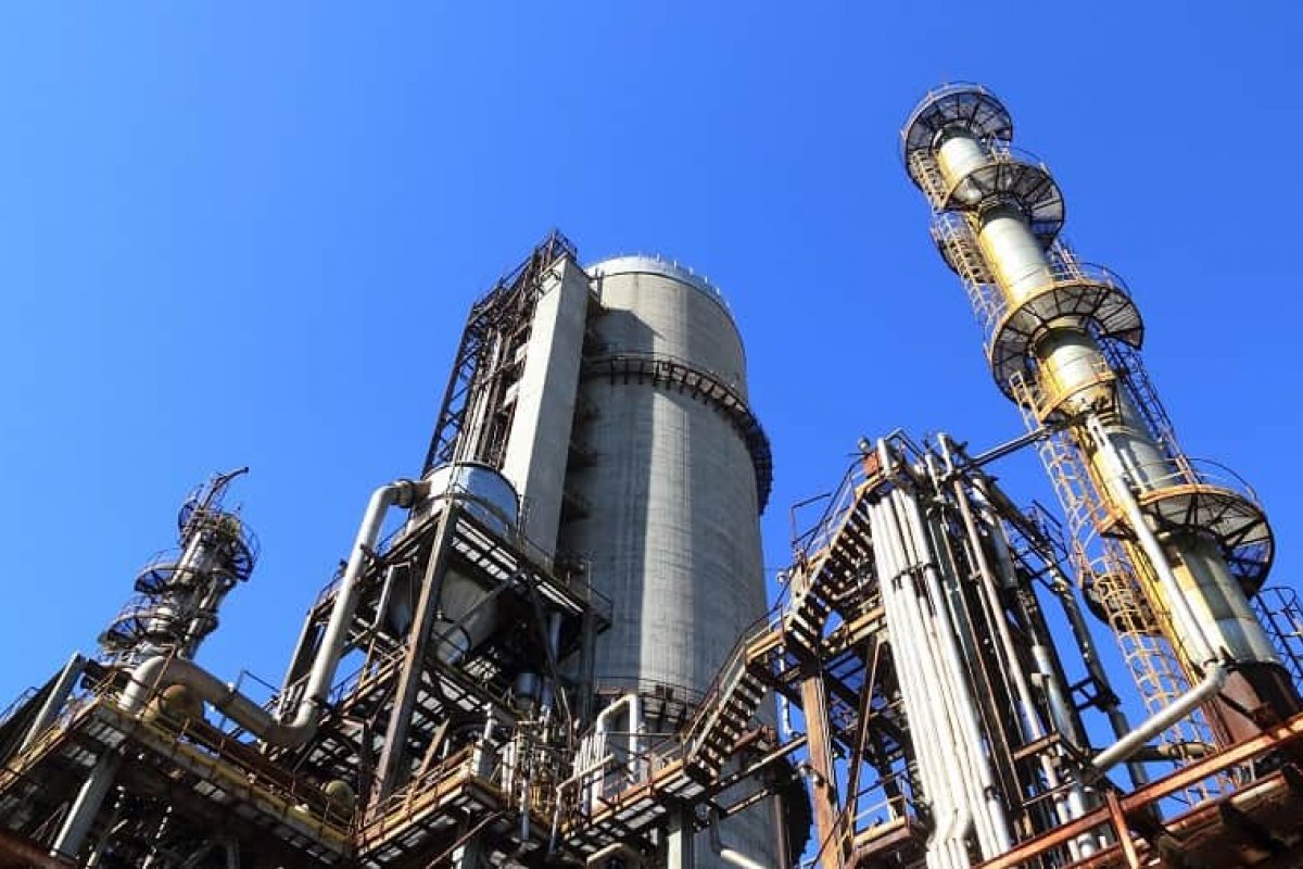 Produção de químicos para indústria brasileira registra aumento de 12,2% em março