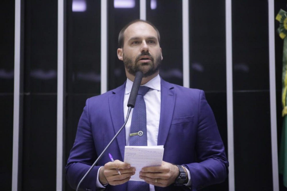 TJ Amazonas condena Eduardo Bolsonaro