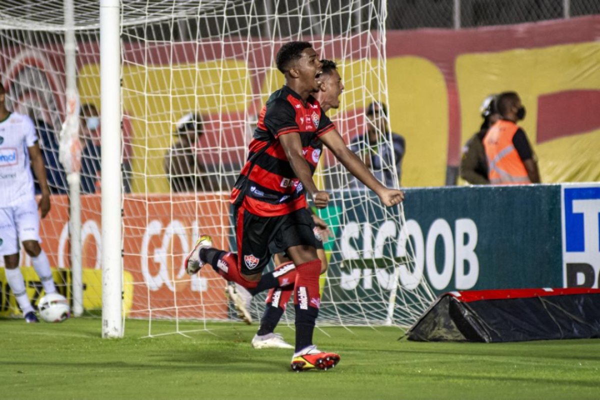 Fim do jejum: Vitória bate o Manaus e vence a primeira na Série C
