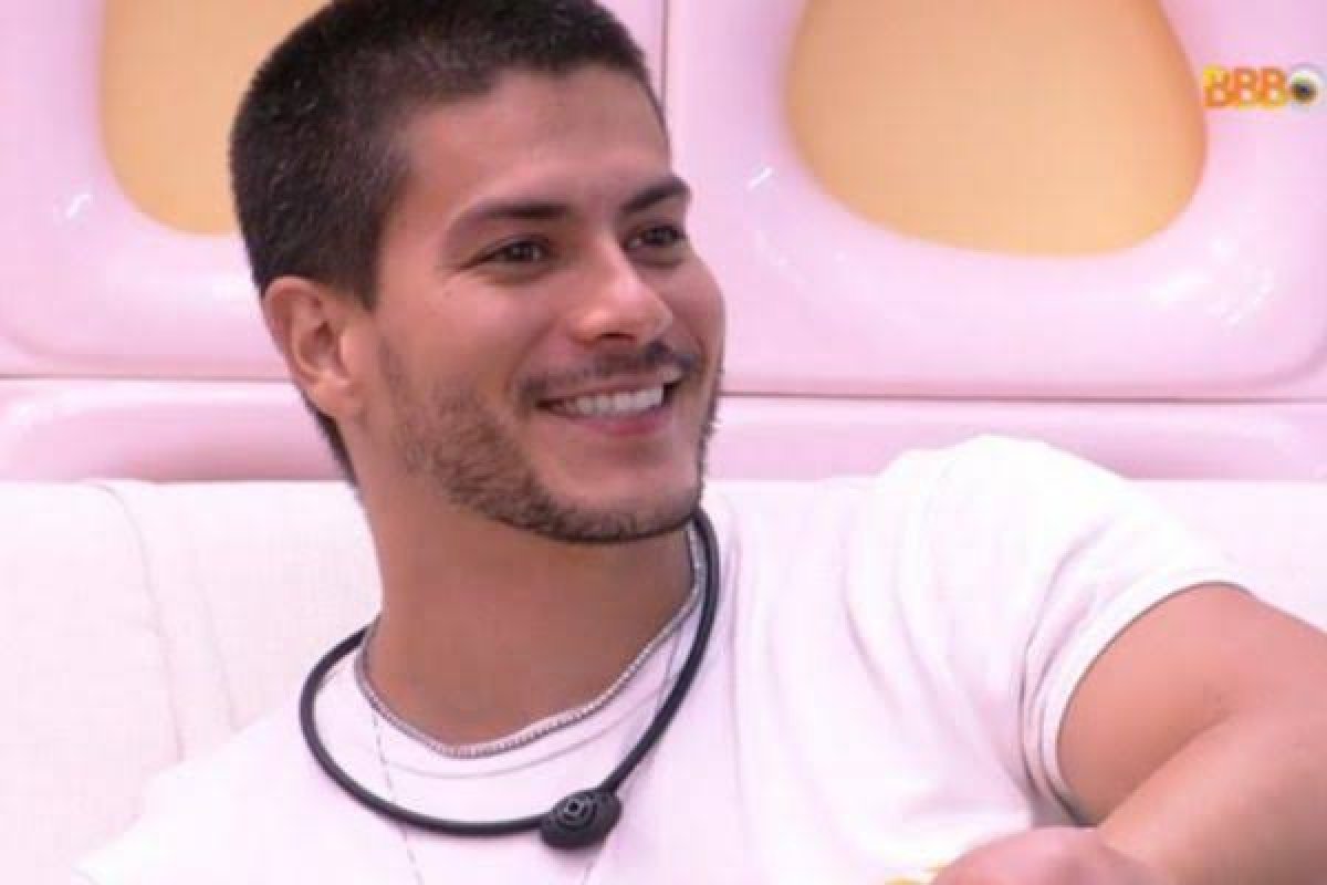 TV Globo prepara documentário para Arthur Aguiar!