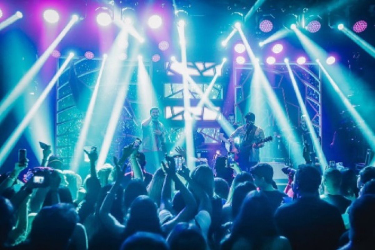 Matheus e Kauan comemora sucesso de público na capital baiana!