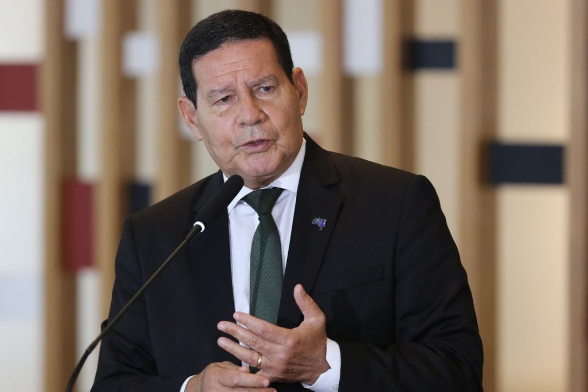 Mourão minimiza protestos ao STF como "liberdade e expressão"