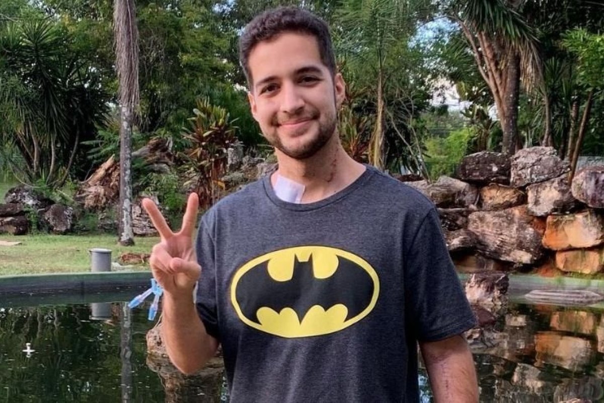 Jornalista esfaqueado durante suposta tentativa de latrocínio celebra recuperação