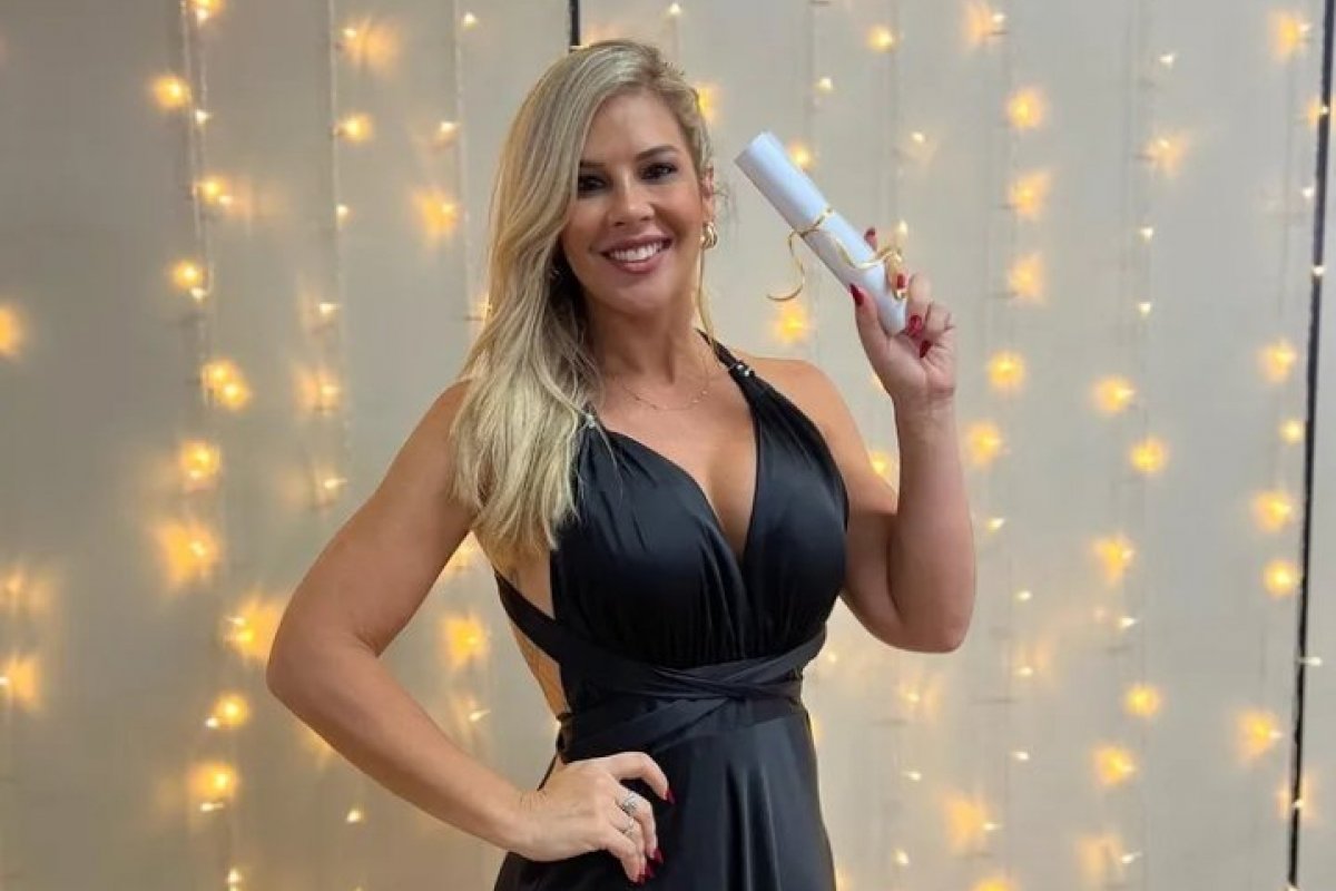 Cantora baiana é a mais nova instrumentadora cirúrgica do pedaço!