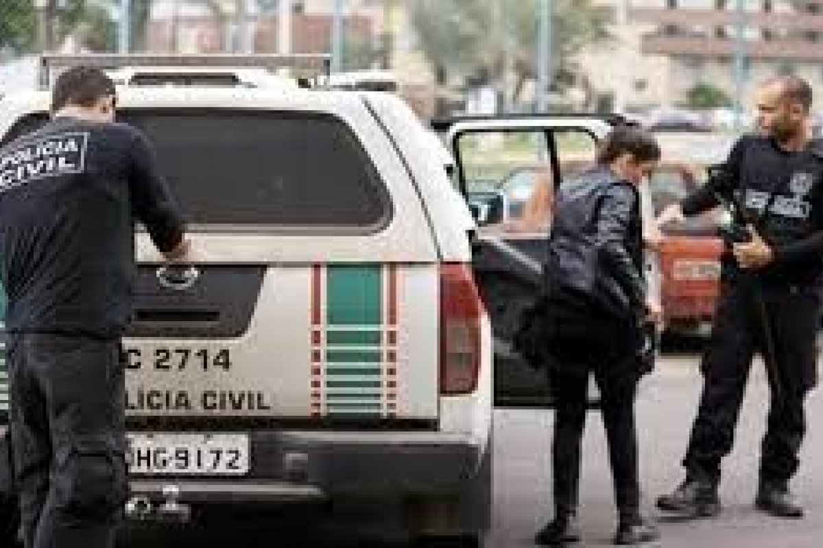 Mulher é presa após roubar dinheiro da empresa em que trabalhava no DF