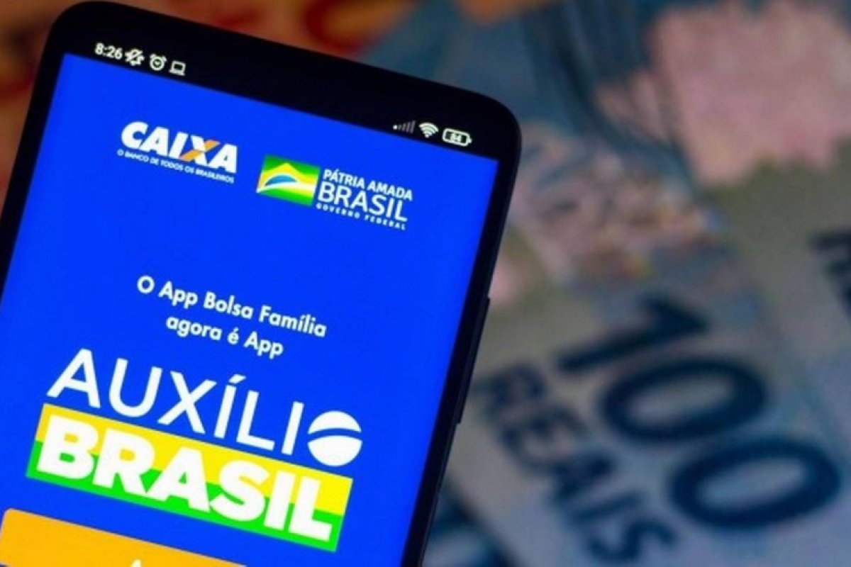 Mais de 1 milhão de famílias estavam na fila do Auxílio Brasil em fevereiro, diz estudo