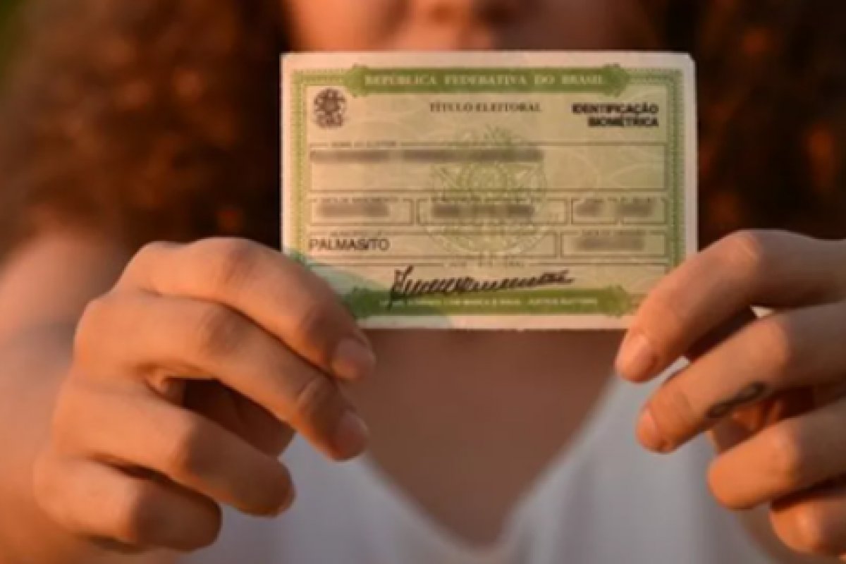 Brasileiros têm até hoje para pedir primeira via ou regularizar título de eleitor