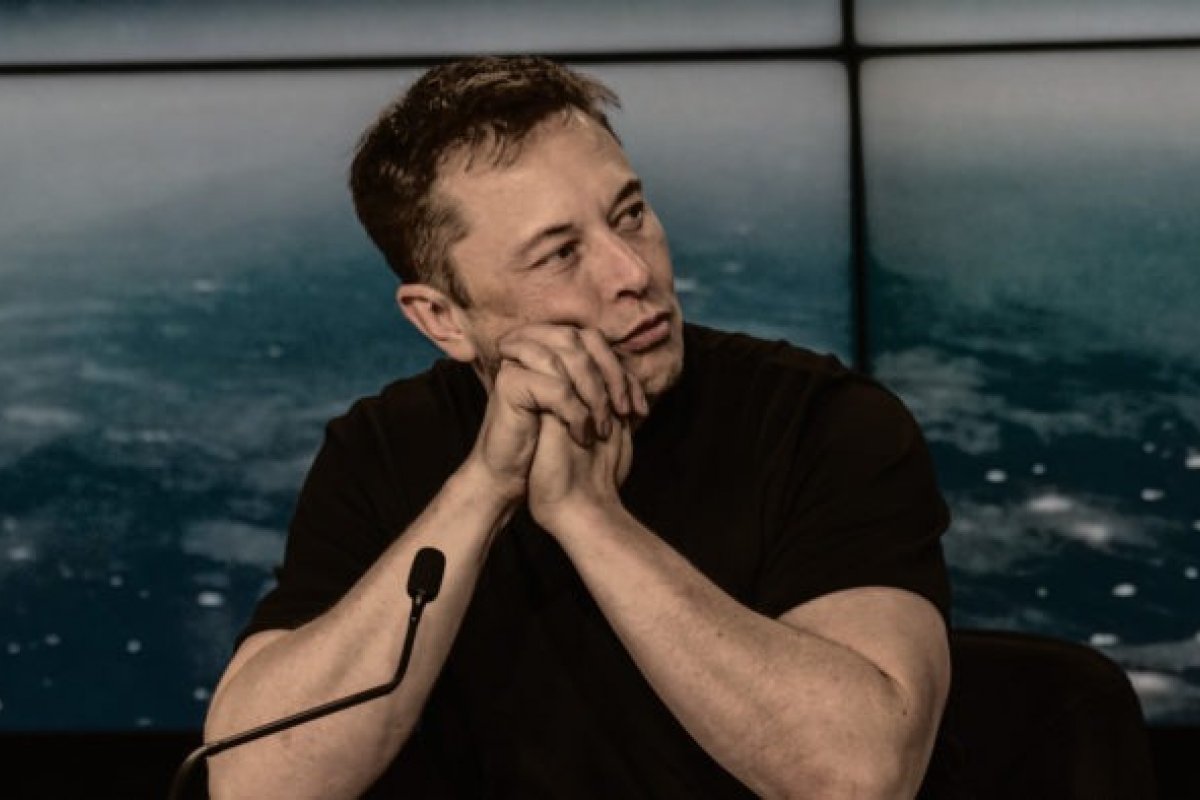 Elon Musk sugere cobrar de governos e empresas para postar no Twitter