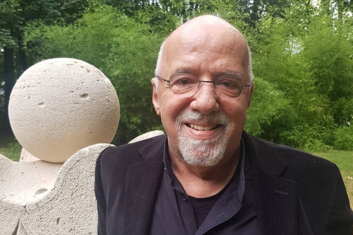 Lula pratica 'incontinência verbal' que facilita reeleição de Bolsonaro, aponta Paulo Coelho