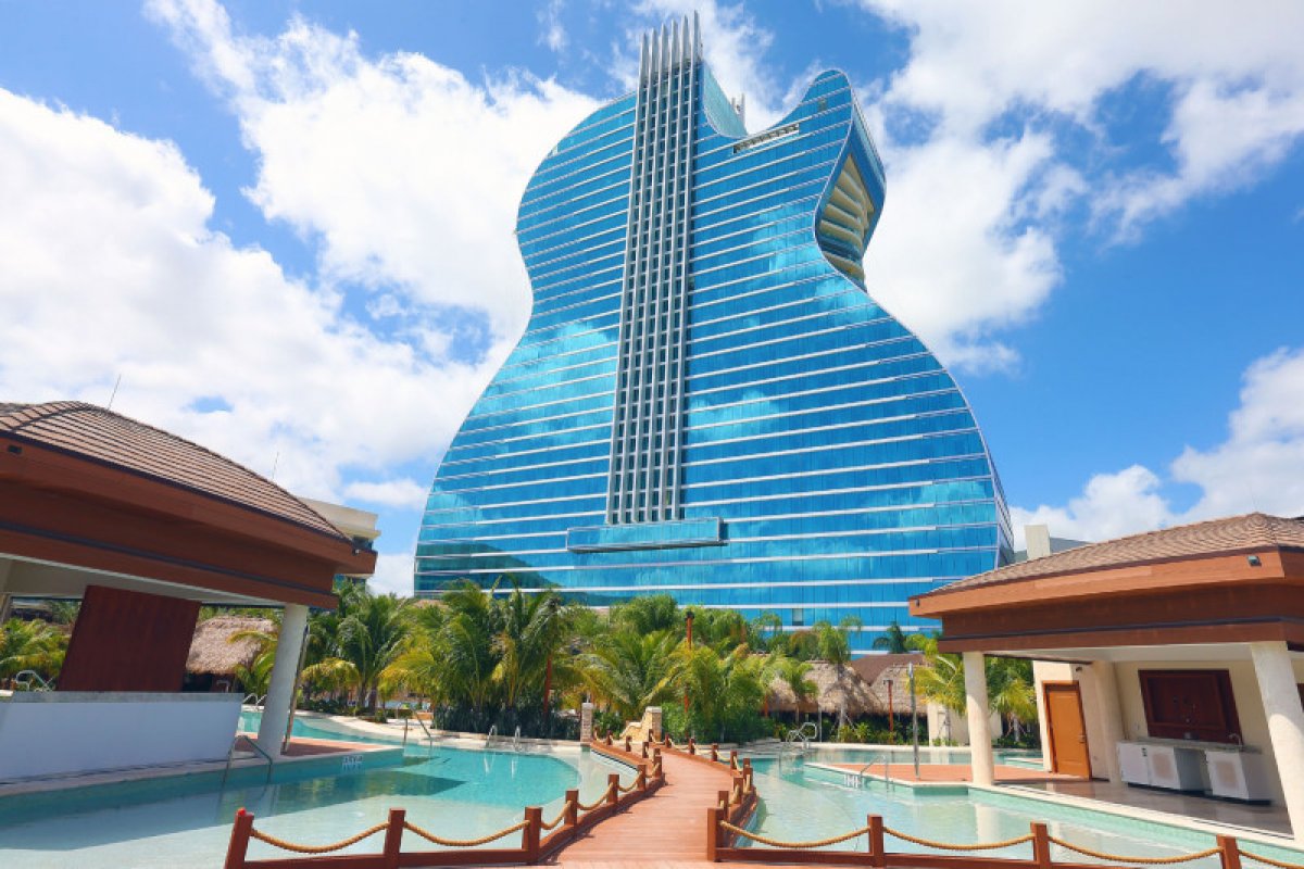 Hard Rock Hotel inaugura  unidade em formato de guitarra