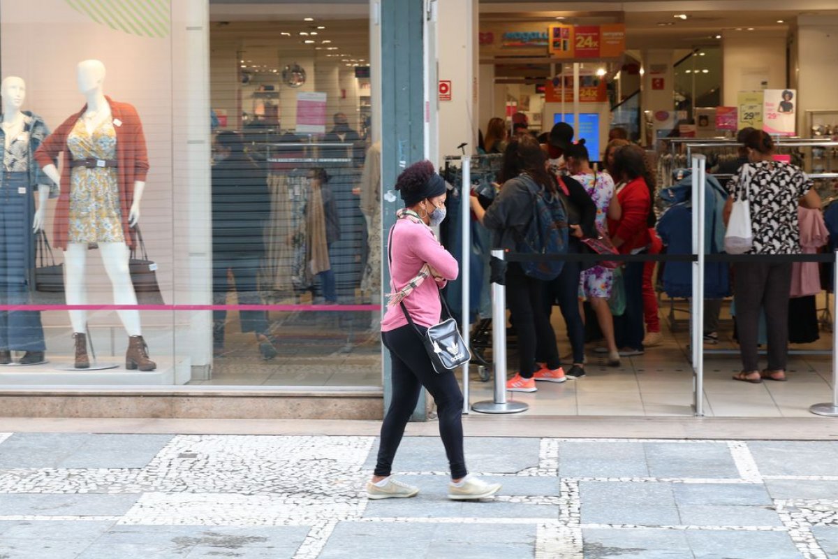Inflação alta e endividamento reduz impulso para compras no Dia das Mães