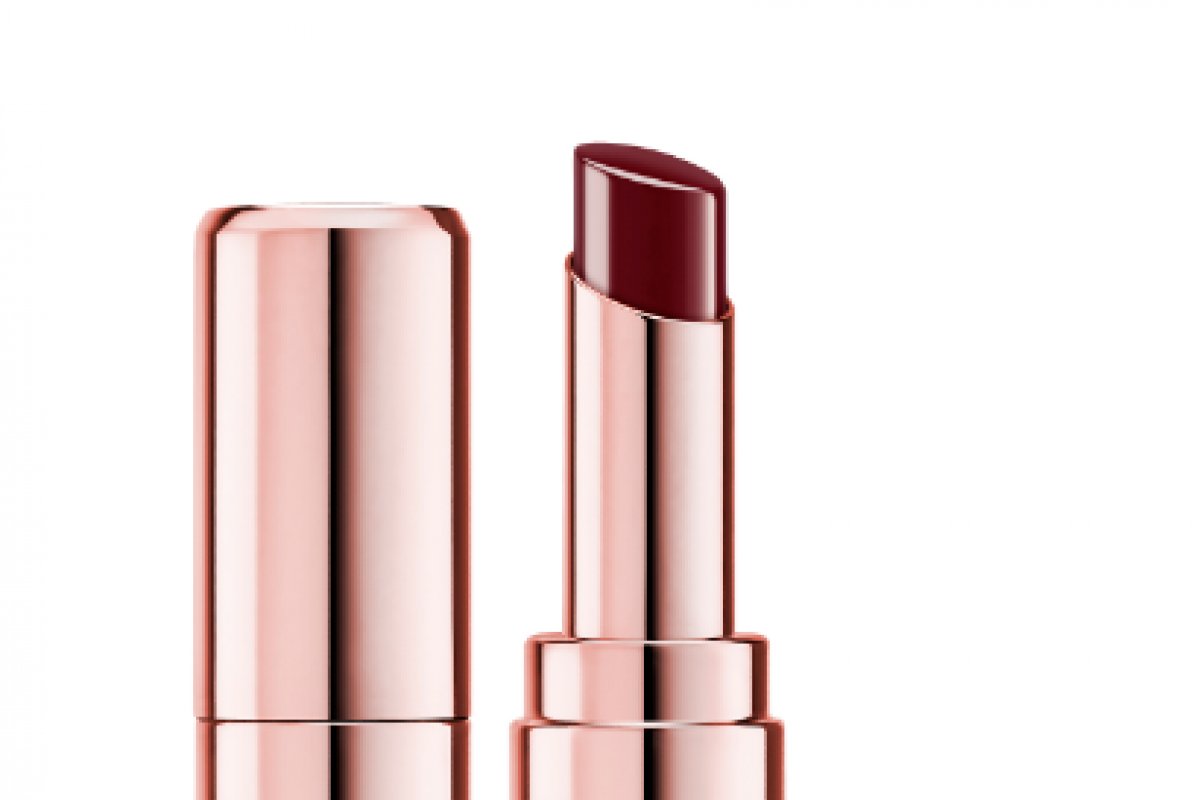 Marca francesa lança no Brasil o batom “L’Absolu Mademoiselle Shine”