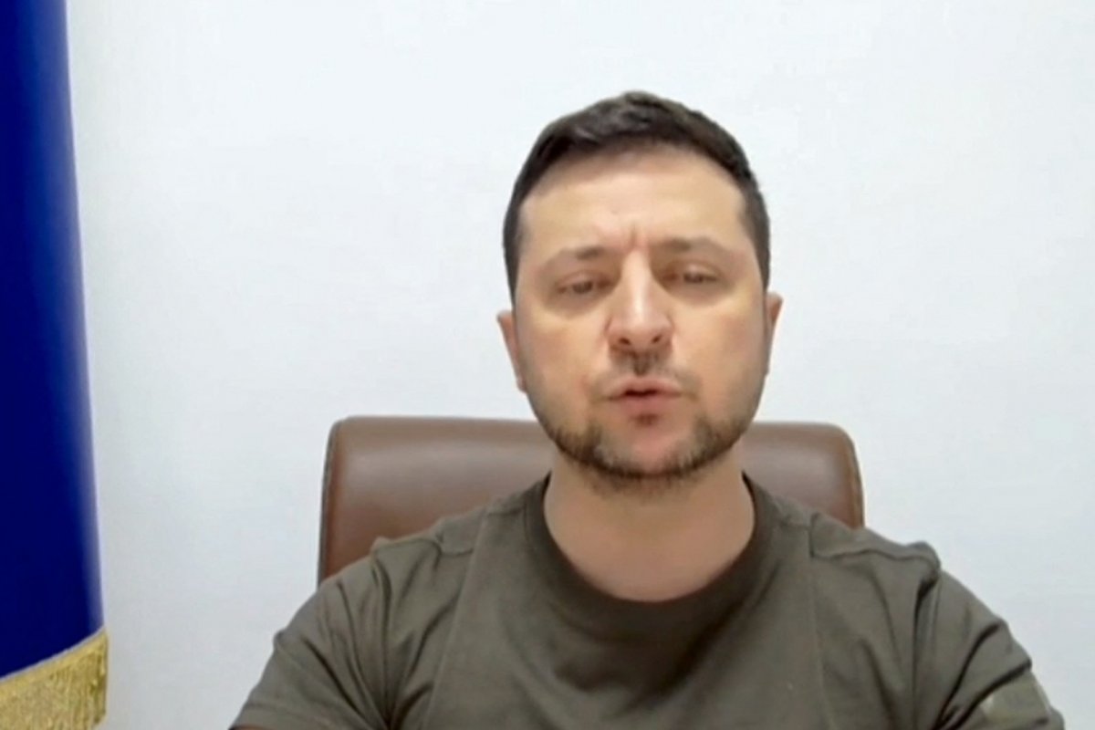 Presidente da Ucrânia lança vaquinha para reconstruir país