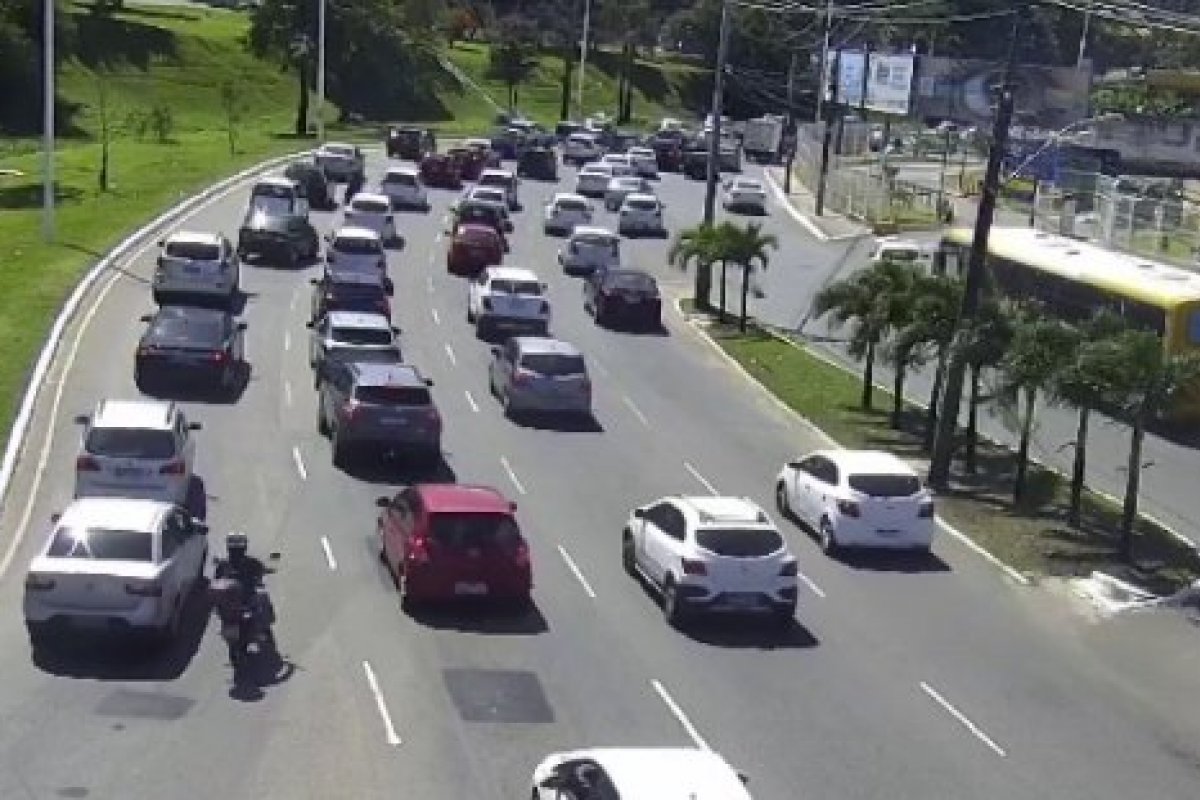 Eventos alteram tráfego em três bairros de Salvador neste domingo (27)