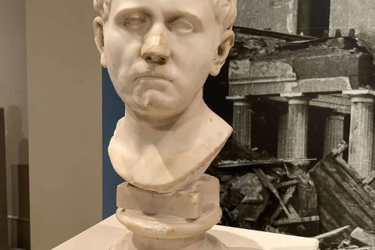 Mulher compra por U$ 35 dólares artefato romano desaparecido em brechó beneficente