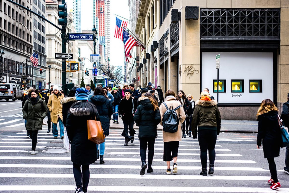 EUA criam 428 mil vagas de emprego em abril; desemprego fica estável em 3,6%