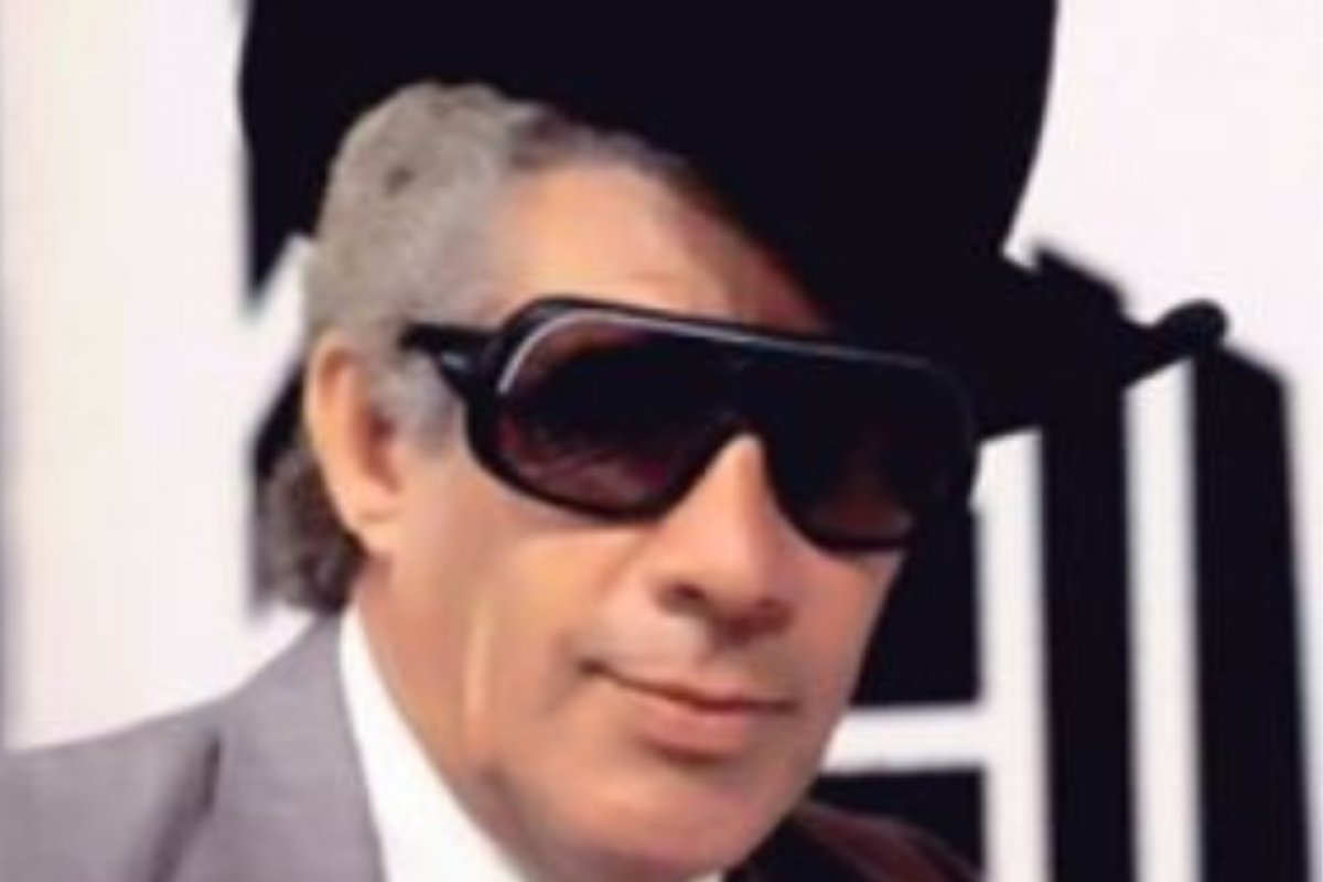 Restos mortais de Waldick Soriano são transferidos para Bahia